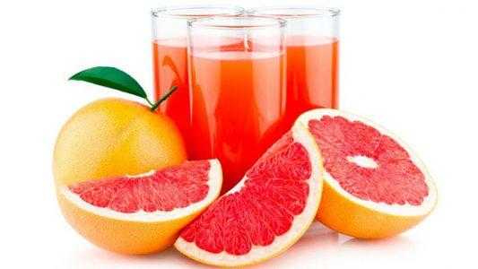 Orangen- und Grapefruitsaft fressender Saft mit Thermomix