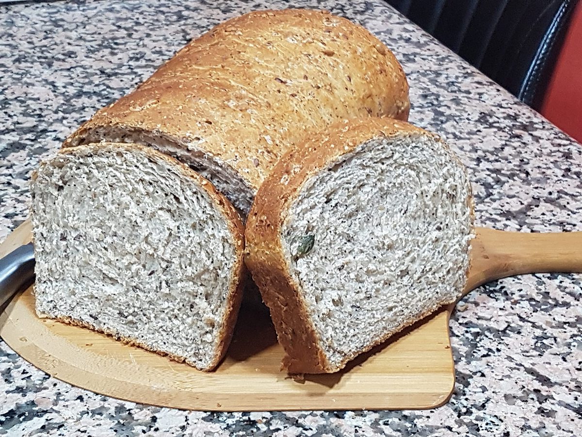 Semi-integraal brood met zaden met thermomix